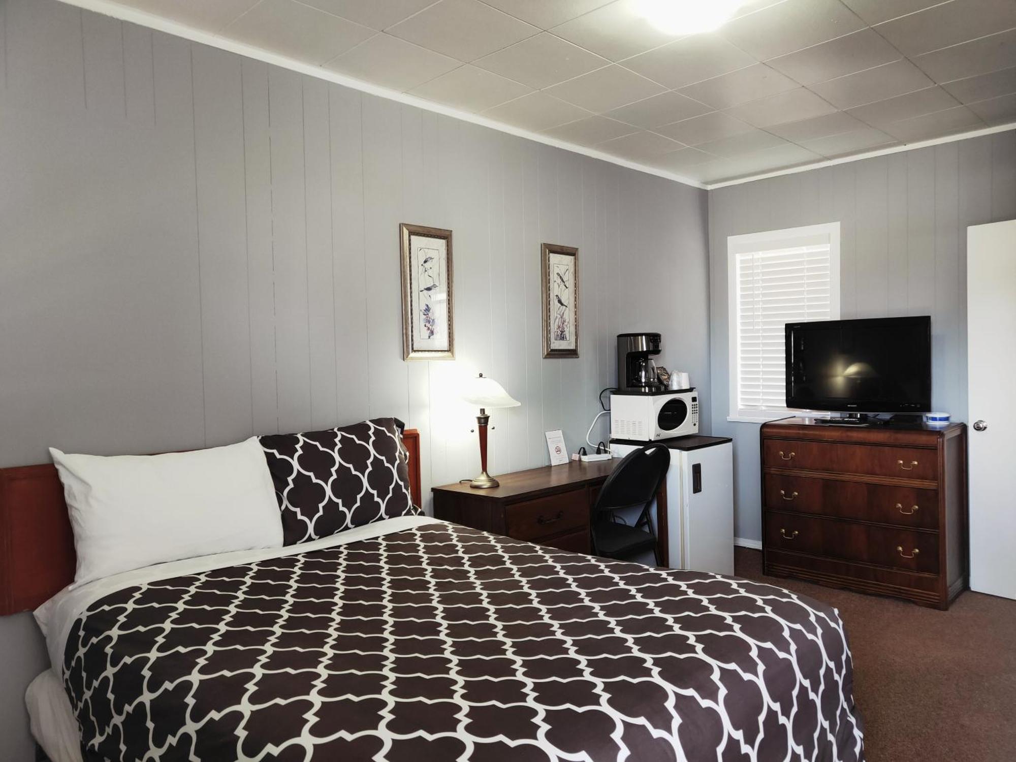 Melsask Motel Melville Екстериор снимка