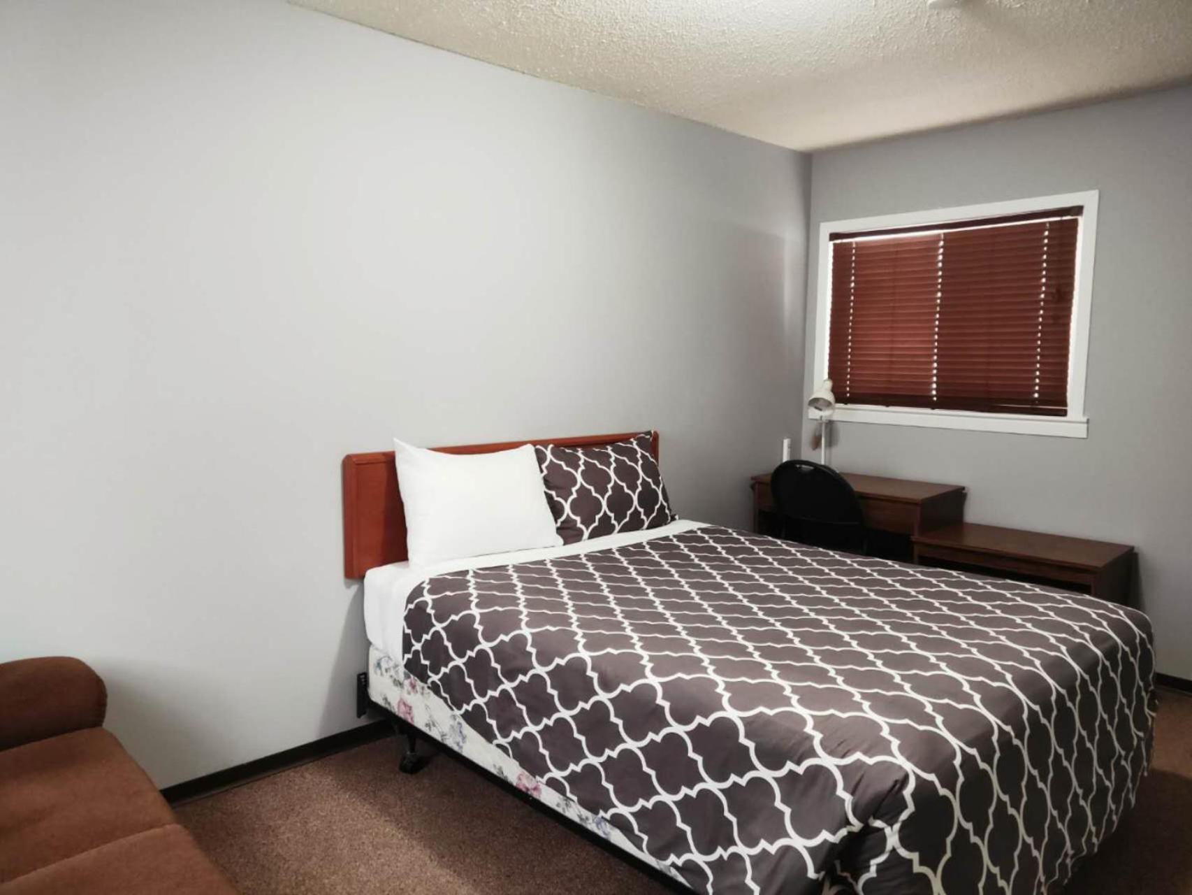 Melsask Motel Melville Екстериор снимка