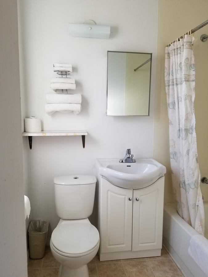 Melsask Motel Melville Екстериор снимка