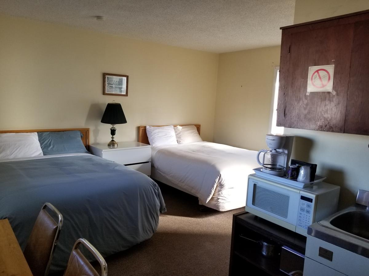 Melsask Motel Melville Екстериор снимка