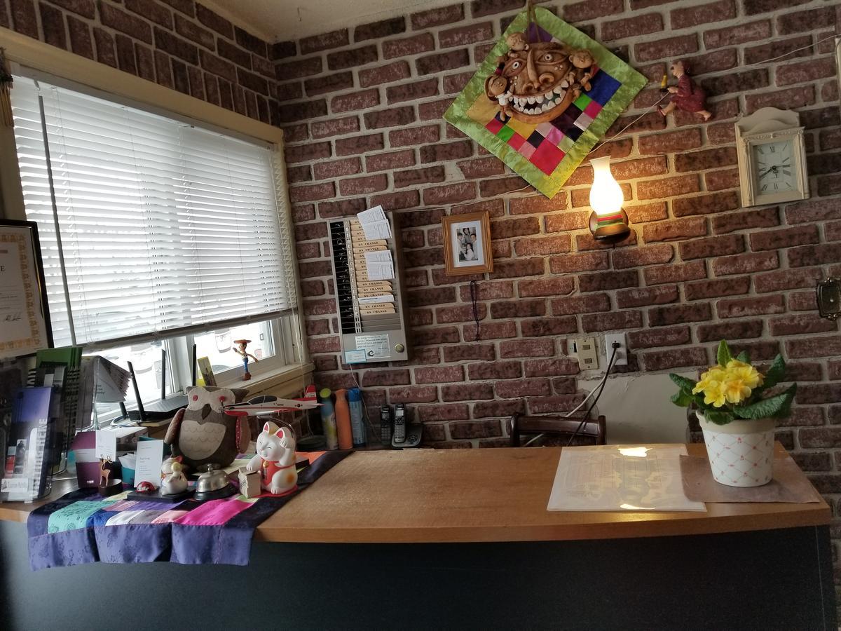 Melsask Motel Melville Екстериор снимка