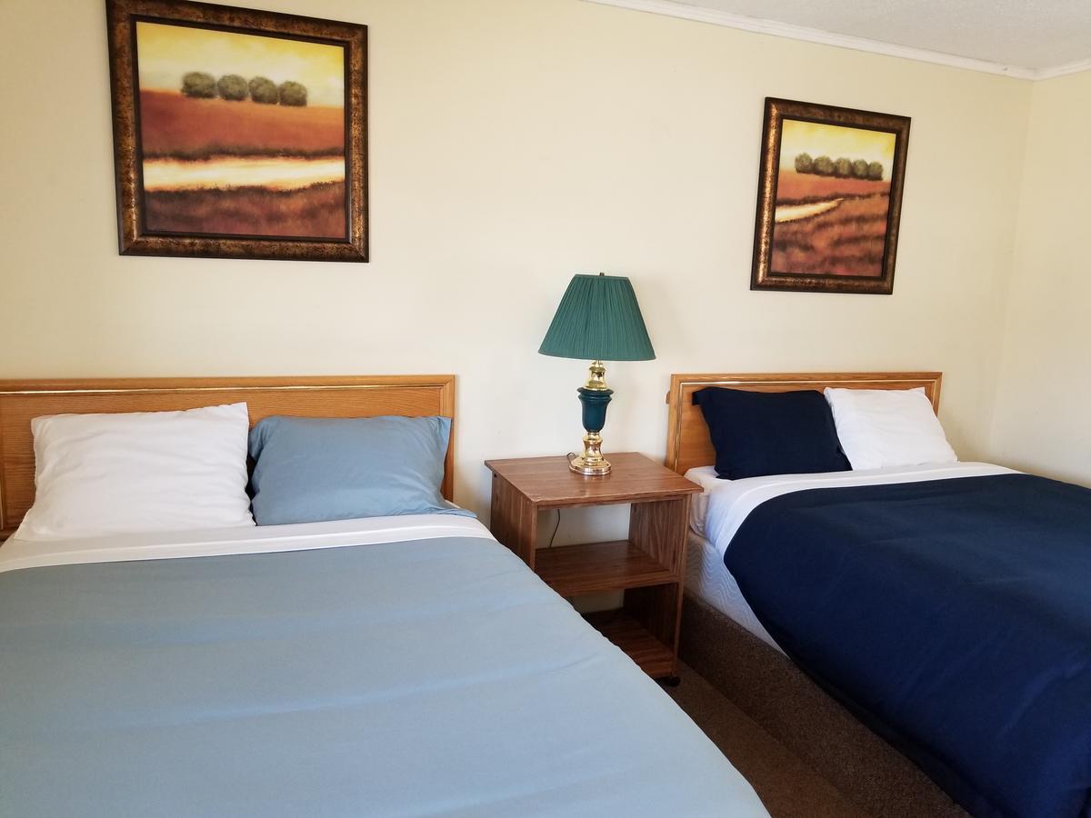 Melsask Motel Melville Екстериор снимка