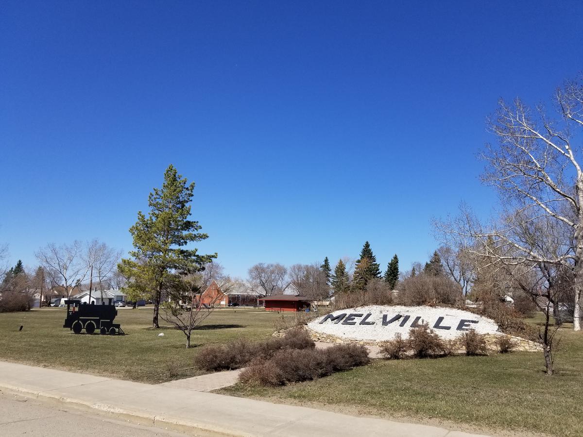 Melsask Motel Melville Екстериор снимка
