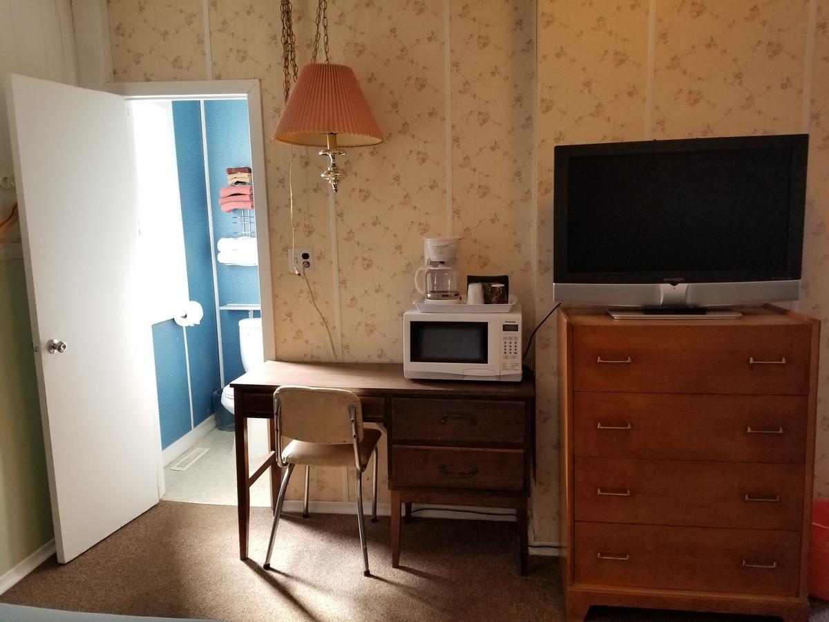 Melsask Motel Melville Екстериор снимка